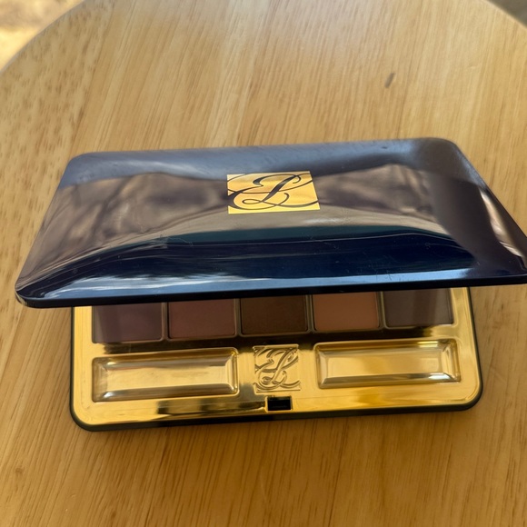 Estée Lauder Deluxe Eyeshadow Palette!!🔥🔥🔥 - Picture 13 of 16
